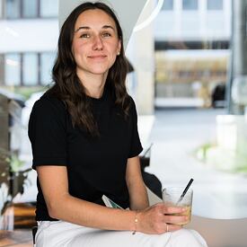 damske_merino_tricko_woolee_s_kratkym_rukavem_cerna_oveckarna_04