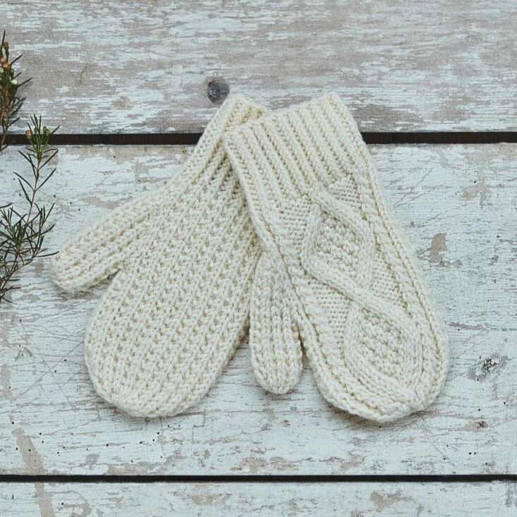 Hand-knitted Merino mittens, natural