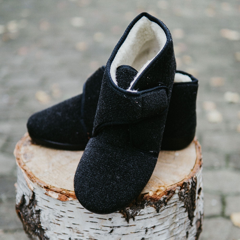 Men's Velcro Slippers Boots with Wool Lining Black