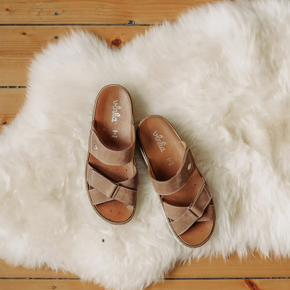 Women's leather slip-ons Nela Brown