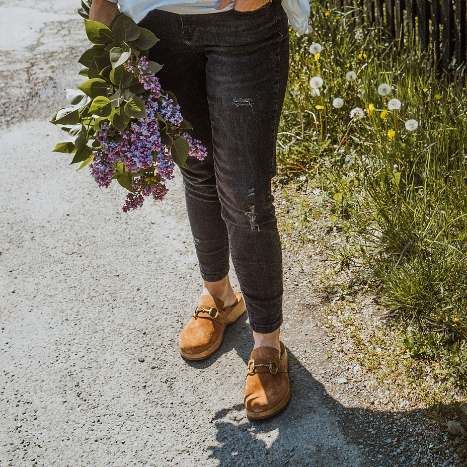 Women’s Karolína Leather Mules Brown