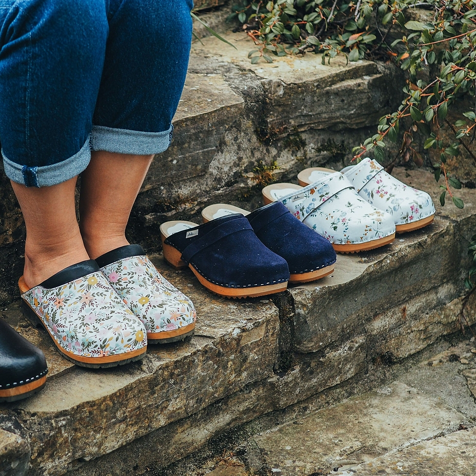 Women's Brushed Leather Anatomic Clogs Blue