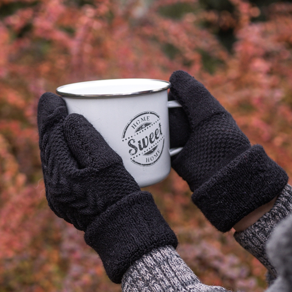 Traditional Wool Mittens Black