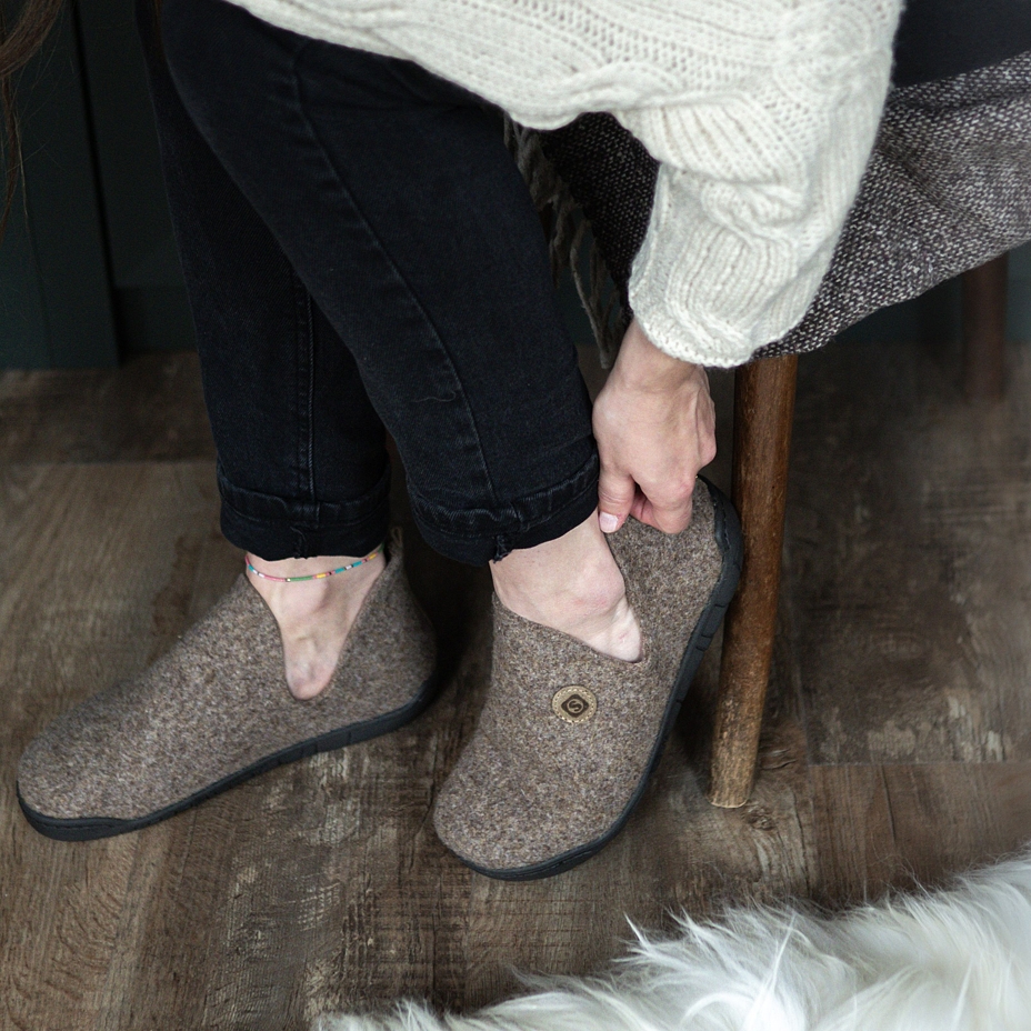 Women’s Jana Felt Slippers Natural