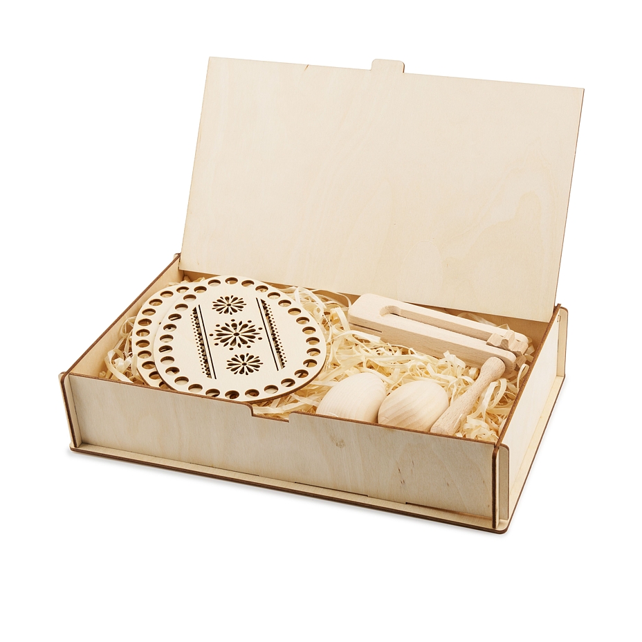Easter decoration set in a wooden box