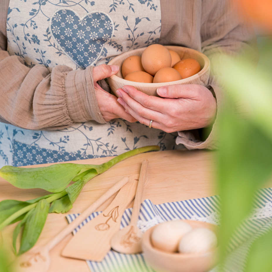 Wooden spatula with spring tulip pattern