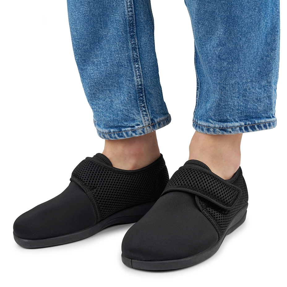 Women's wide sneakers for bunions Halina black