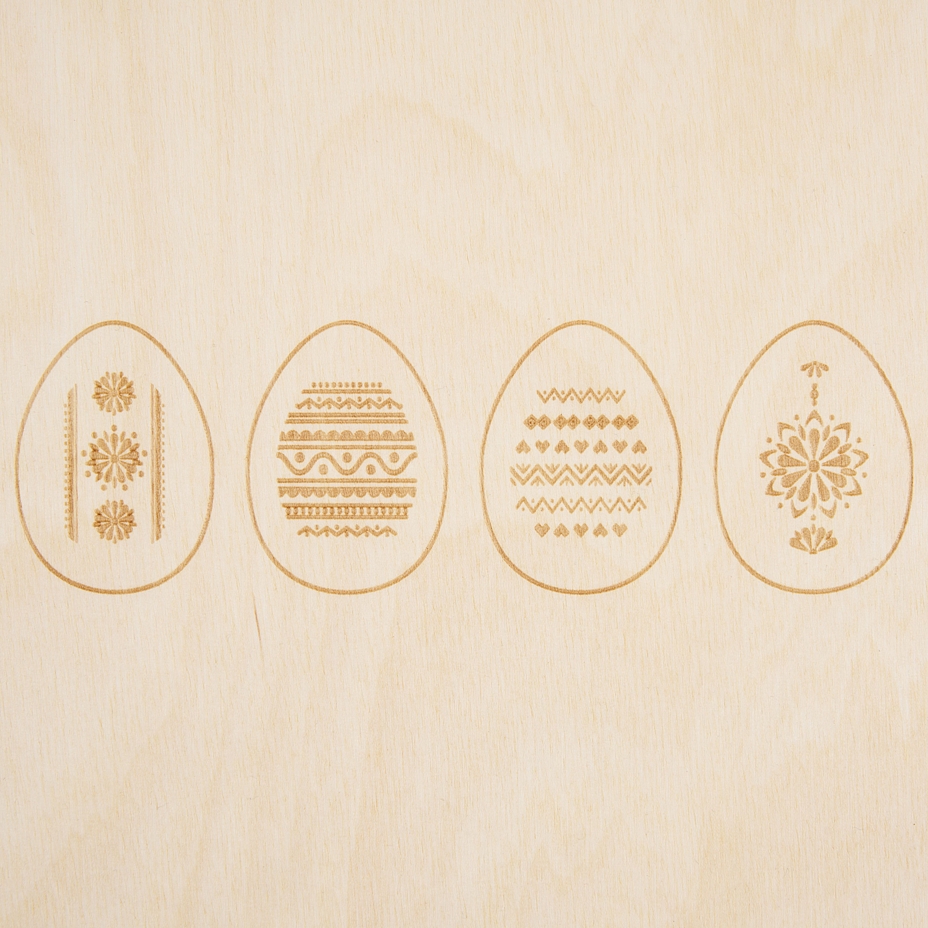 Easter decoration set in a wooden box