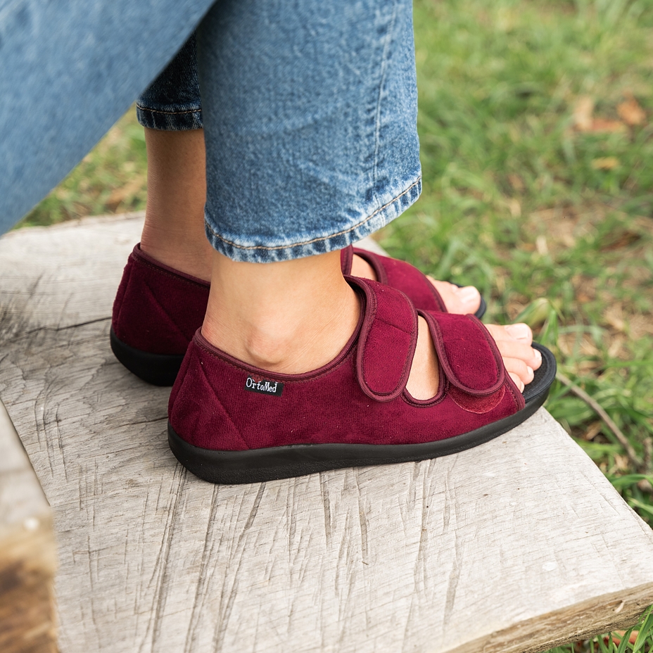 Open-Toe Bandage Shoes Red