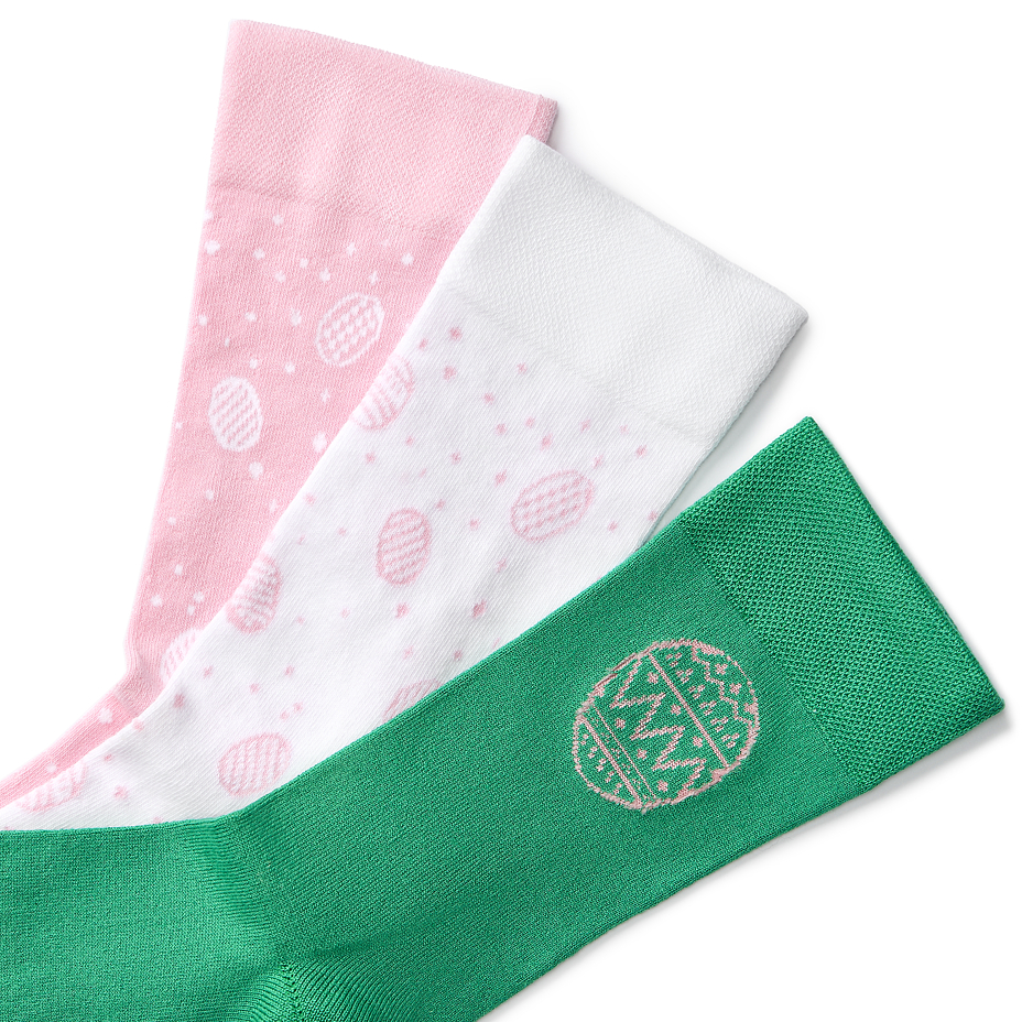 Colorful set of cotton socks in a box pink