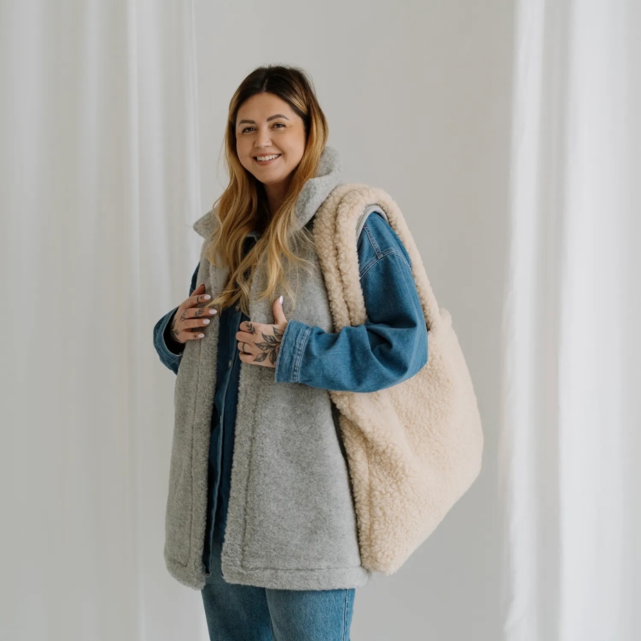 Merino wool shoulder bag beige