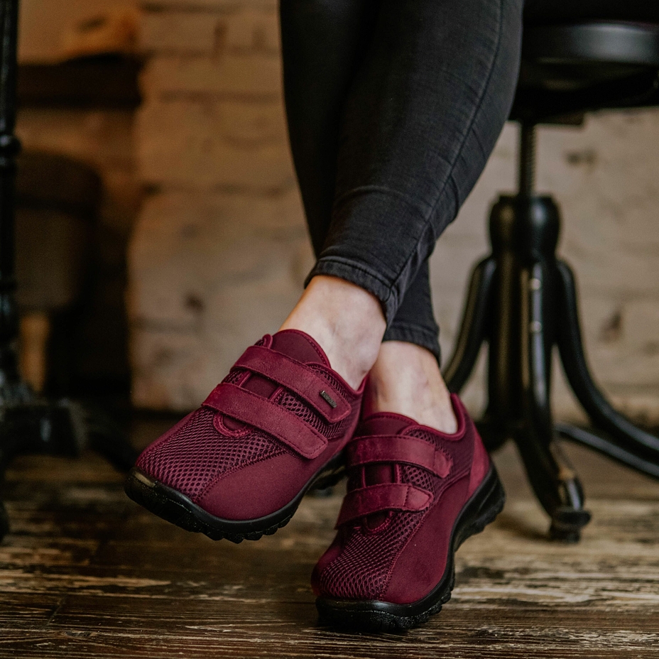 Women's breathable velcro sneakers with gel insole -  Red