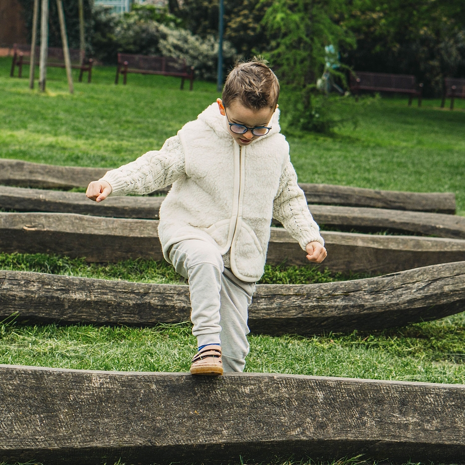 Kids’ Hooded Wool Vest Natural