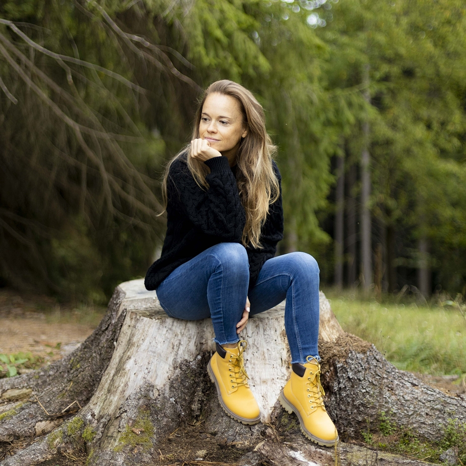 Vlnka Wool Sweater S08 Black