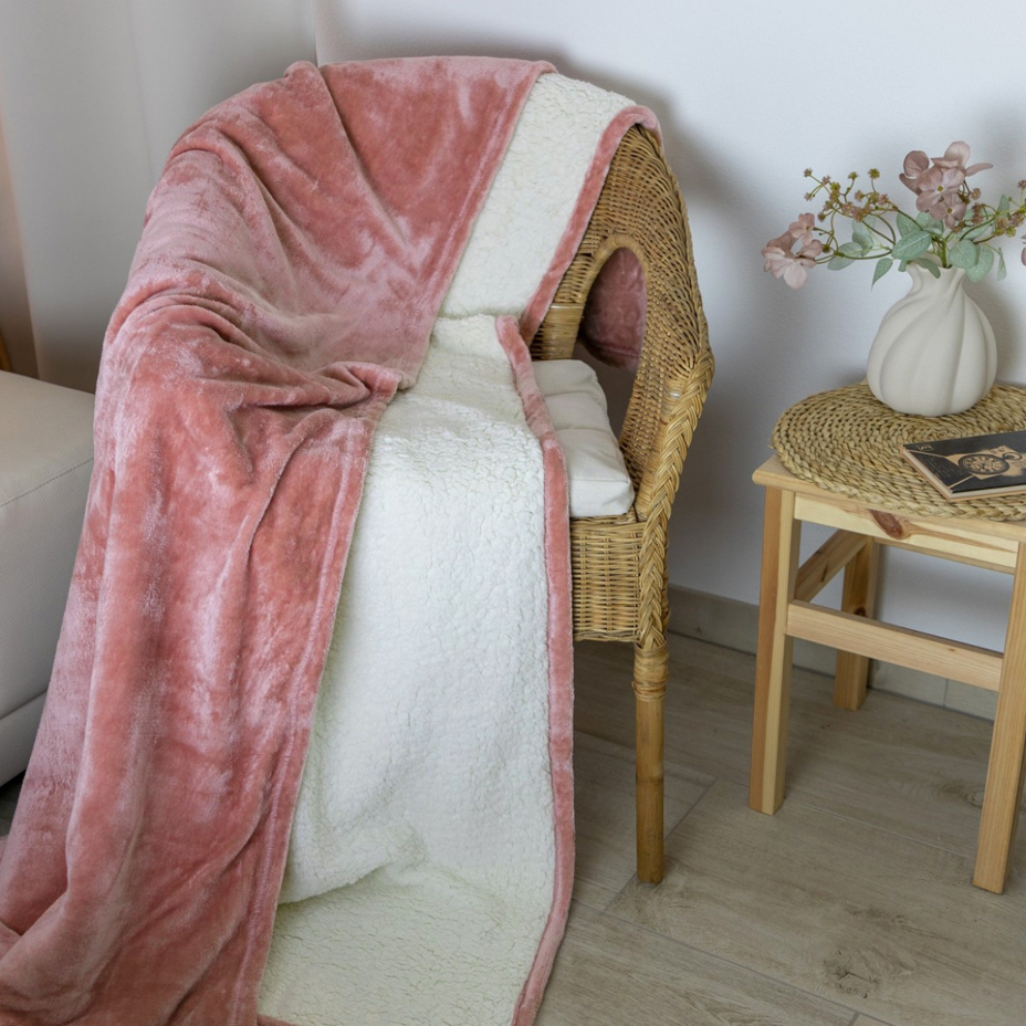 Micro plush blanket pink