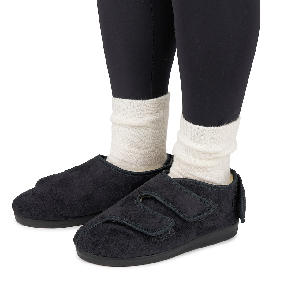 Women's insulated bandage shoes with sheep wool Velcro black