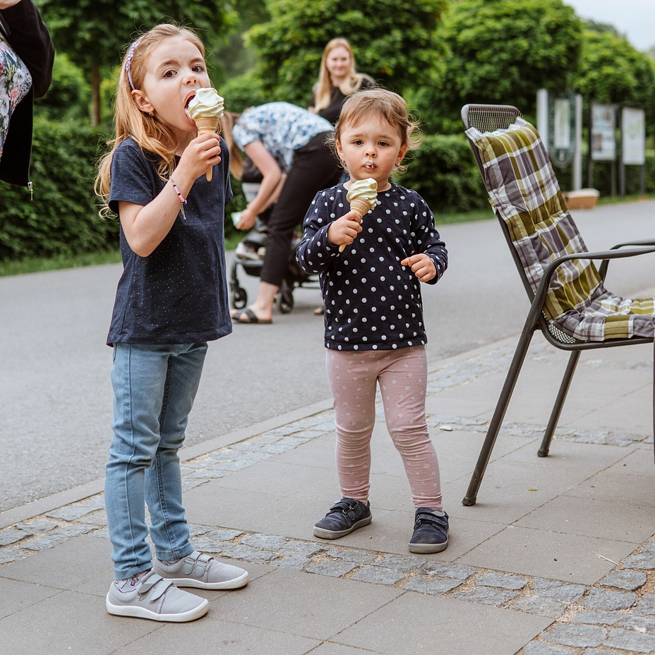 Kids’ barefoot leather velcro sneakers Beda Blue