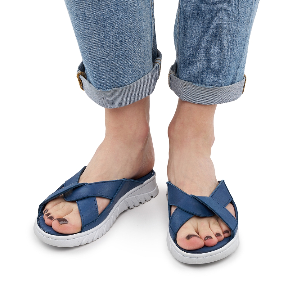 Women's leather slip-on shoes Klaudia dark blue