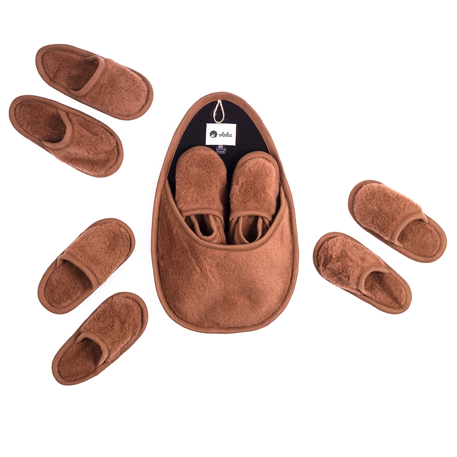 Set of Slippers for Guests Brown