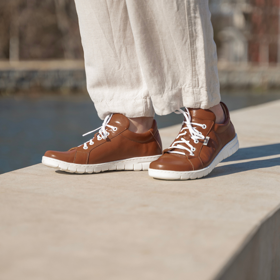 Women’s Nina Leather Trainers Brown