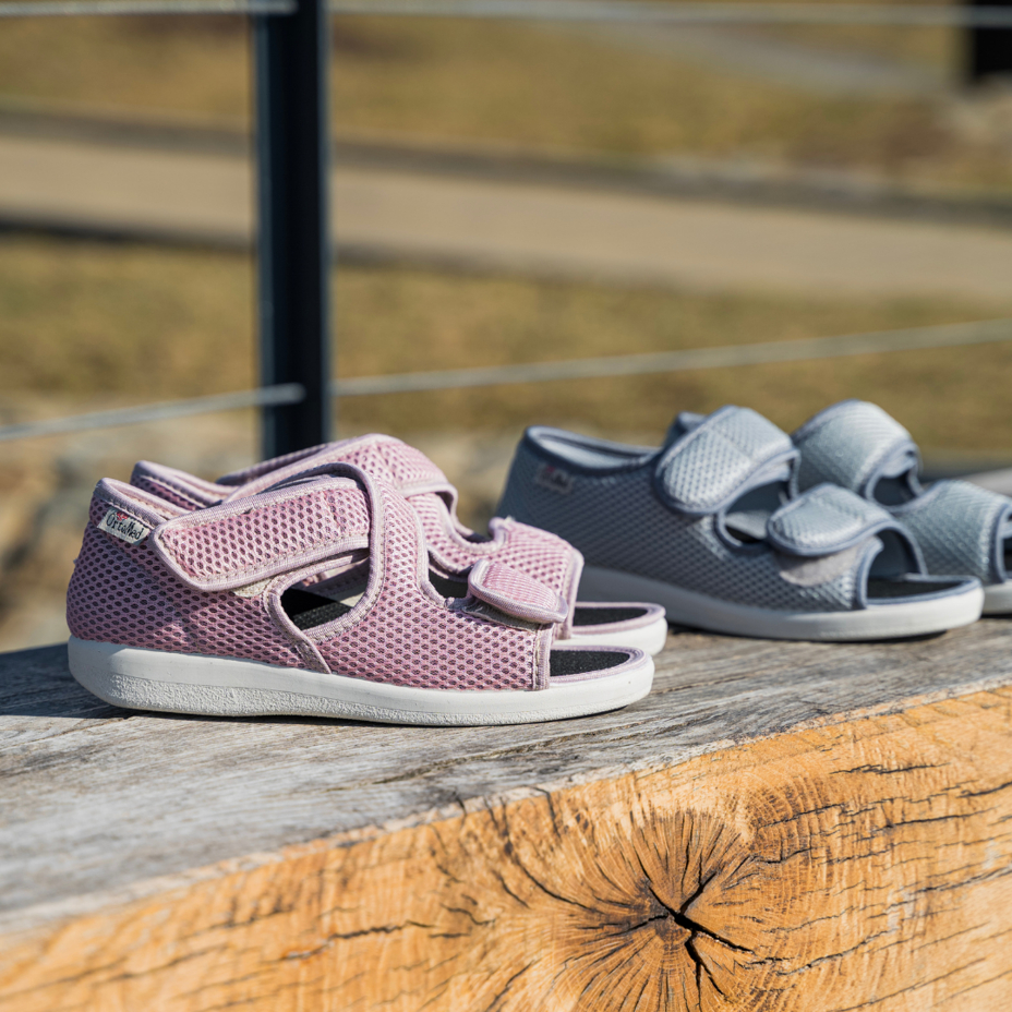 Breathable bandage shoes gray