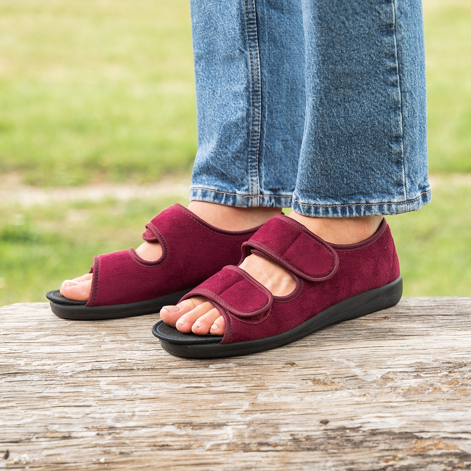 Open-Toe Bandage Shoes Red