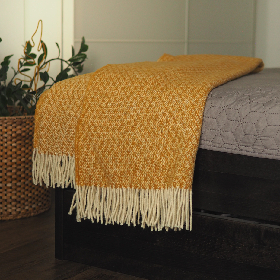 Wool Wrap Pepito Yellow