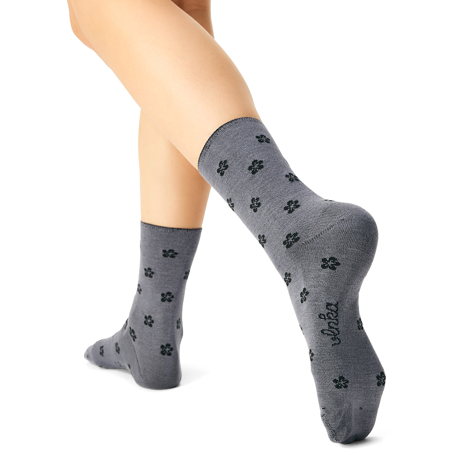 Bamboo socks with loose top, flower, gray