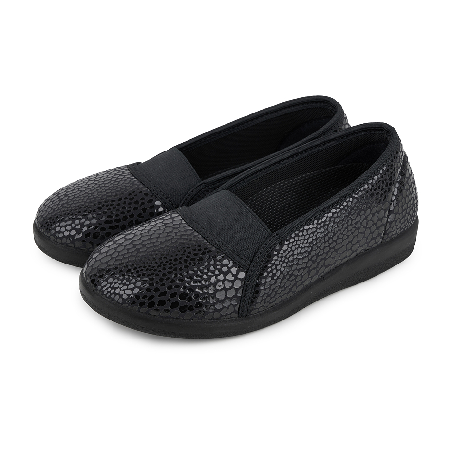Women's wide ballerina flats with elastic instep black