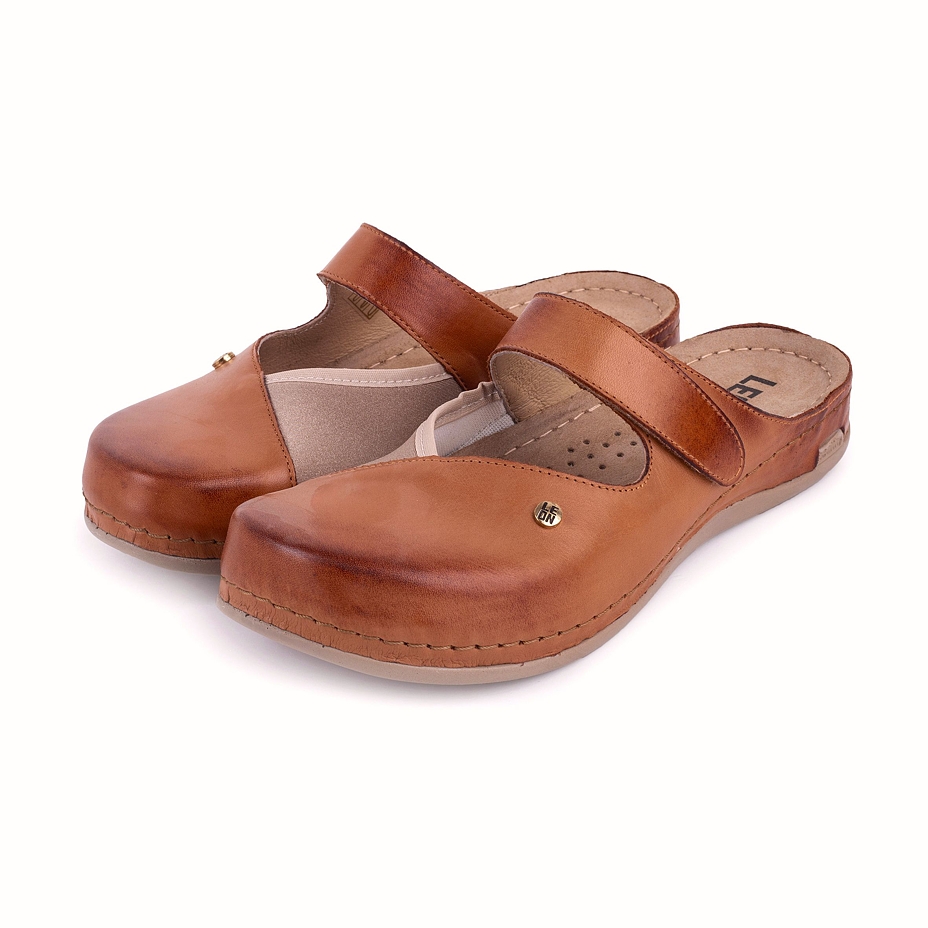 Women's leather slip-ons for bunions Leontyna Brown