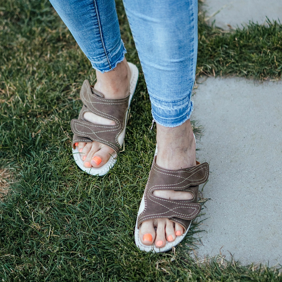 Women's gel insole slippers for bunions Milada Brown