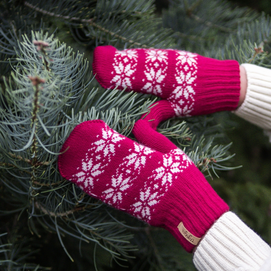 Vlnka Wool Mittens in Nordic Design P02 Red