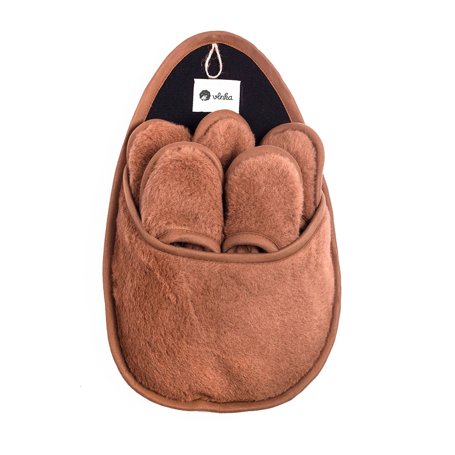 Set of Slippers for Guests Brown