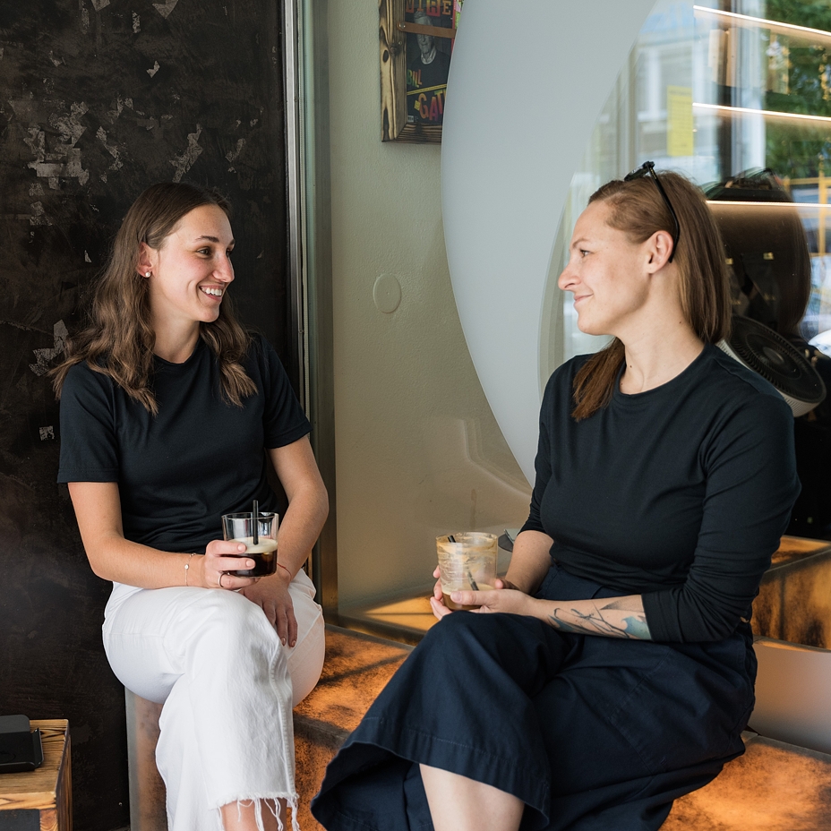 Women's Merino wool short-sleeve T-shirt Woolee black