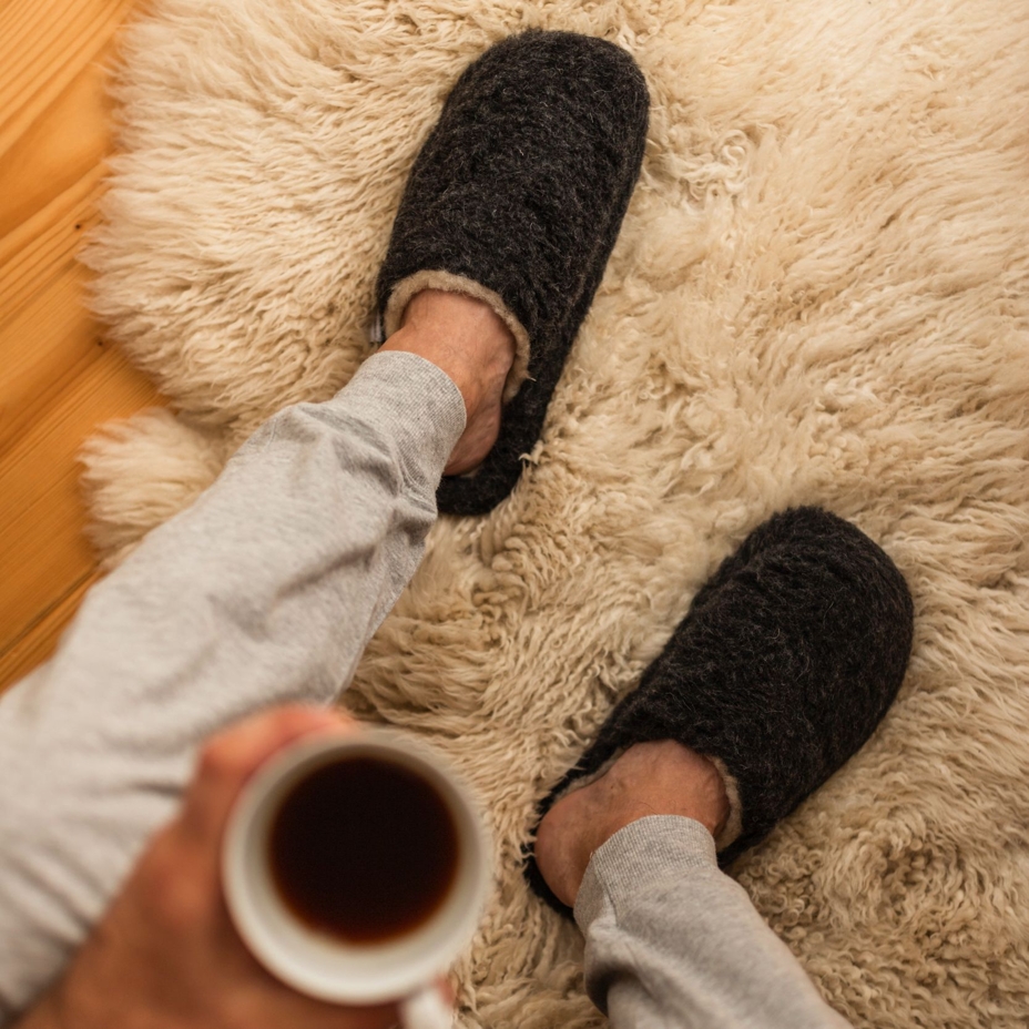 Wool TV slippers Black