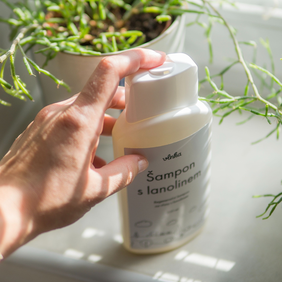 Shampoo with Lanolin 250 ml