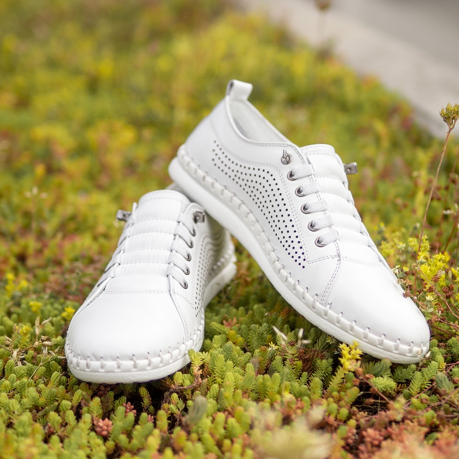 Women's elastic leather sneakers Radana white