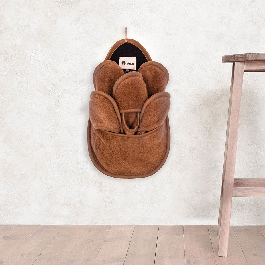 Set of Slippers for Guests Brown