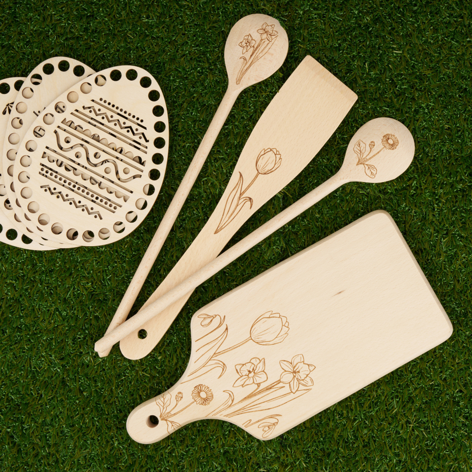 Wooden cooking spoon with spring daisy pattern