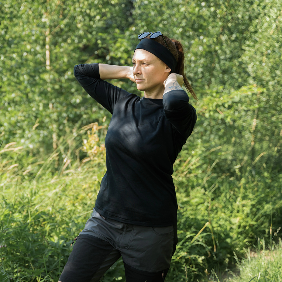 Women's Merino wool long-sleeve T-shirt Woolee black