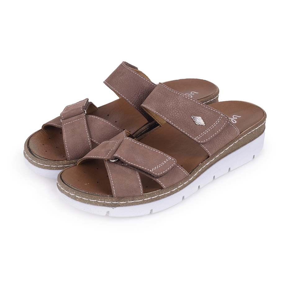 Women's leather slip-ons Nela Brown