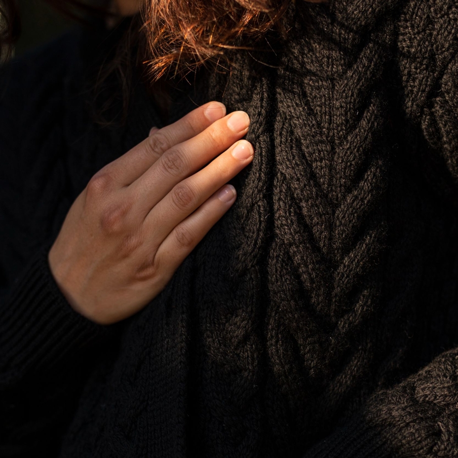 Vlnka Women's Wool Sweater S07 Black