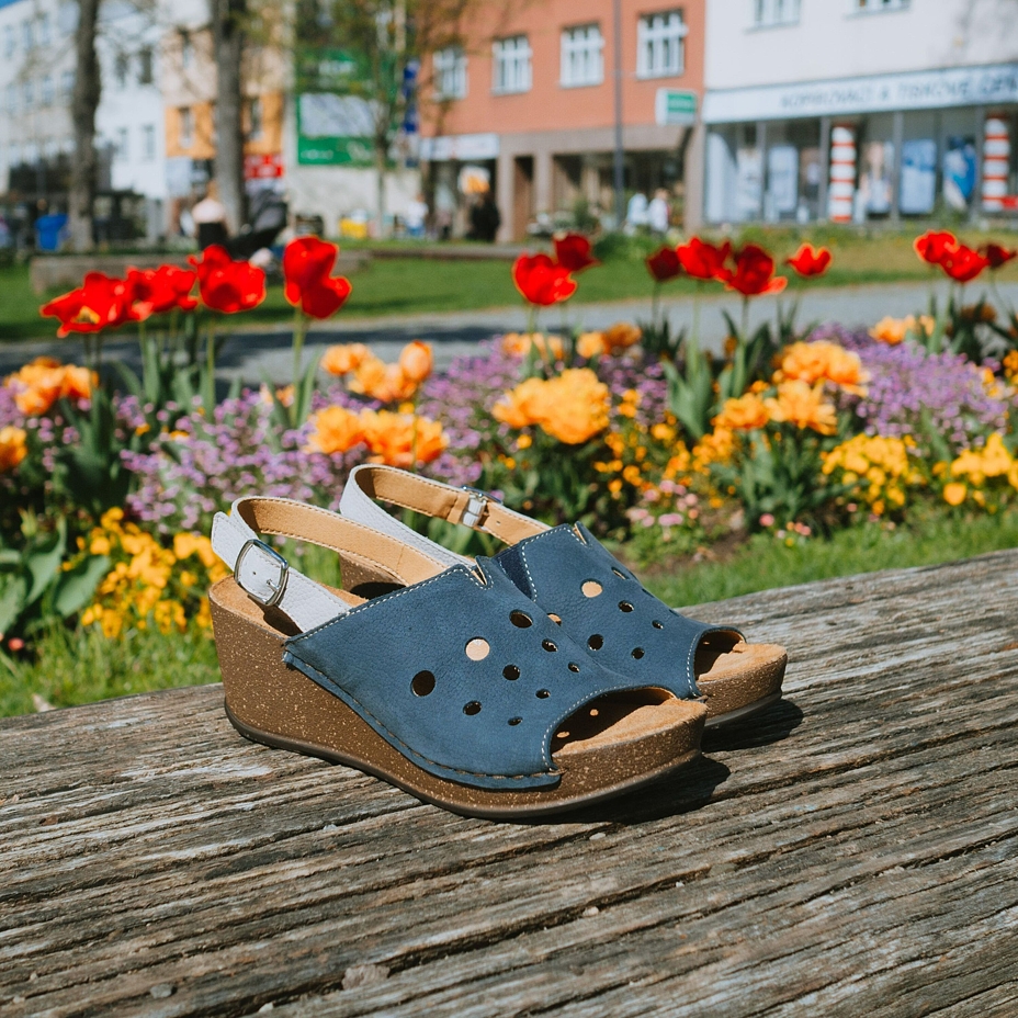 Women’s Valerie Leather Wedge Sandals Blue