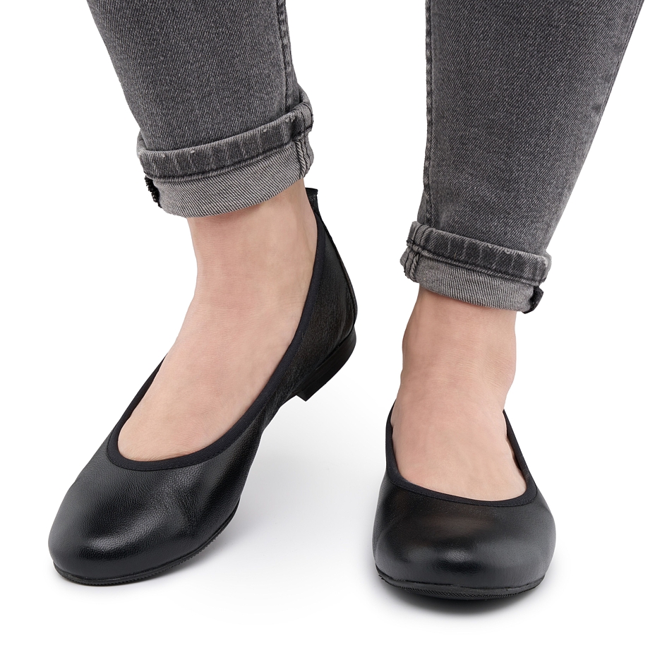Women's orthopaedic leather ballerina flats Vanda black