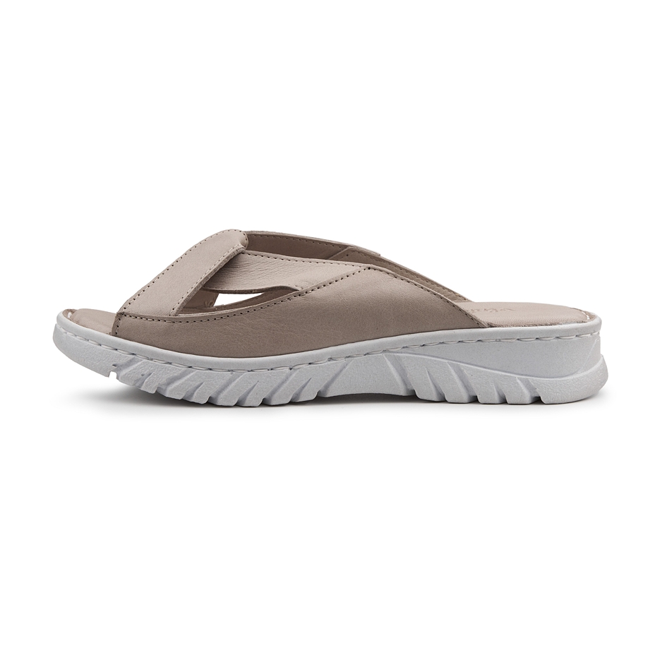 Women's leather slip-on shoes Klaudia beige