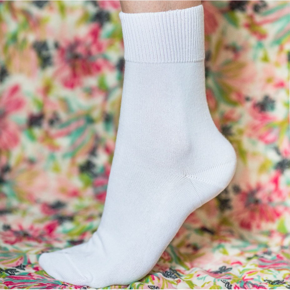 Loose Top Cotton Socks White