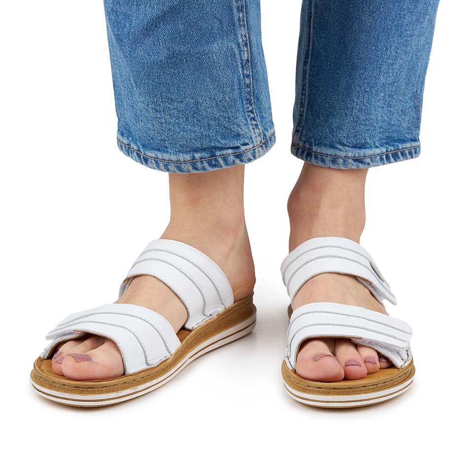 Women's wide leather slip-on shoes Dolores white