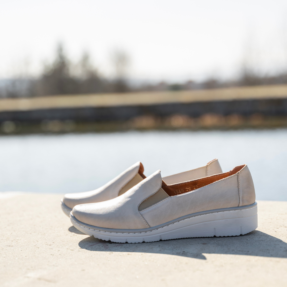 Women’s Andrea Leather Loafers Beige