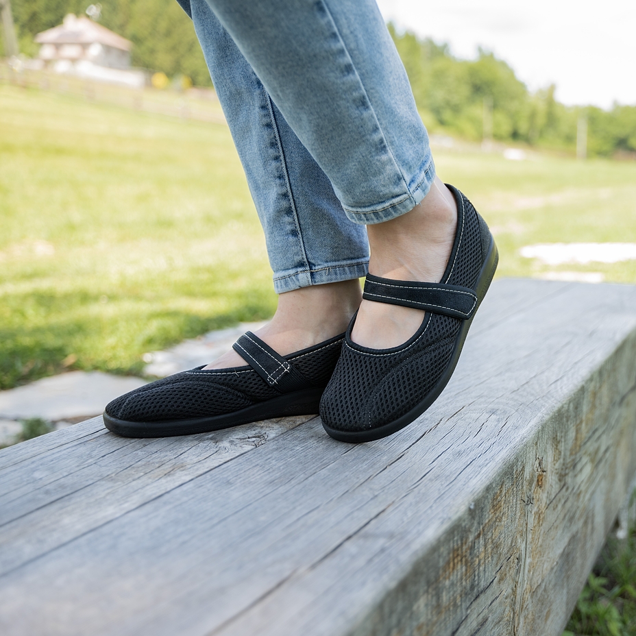 Women's Comfort Ballerina Velcro Pumps Black