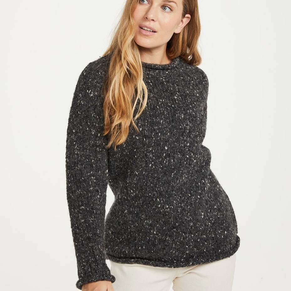 Women's wool sweater pullover black